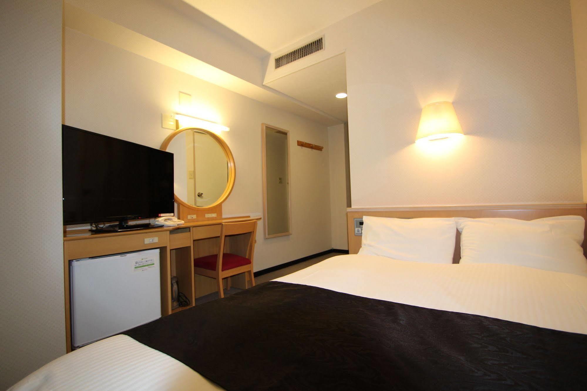 Apa Hotel Tonami Ekimae Eksteriør bilde